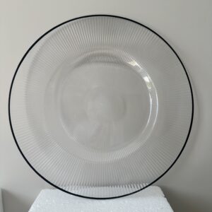 Podtalerz plastikowy transparentny karbowany z czarnym rantem 33 cm